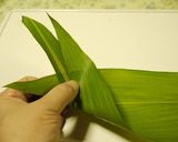 うさぎさんのハラン皿に盛るお月見芋団子作り方2写真