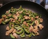 ゴーヤと鶏肉のナンプラー炒め作り方3写真