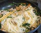 肉・もやし・にらのそうめん炒め作り方4写真