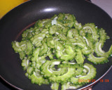 ✿焼き肉のタレでゴーヤちくわ炒め✿作り方3写真