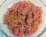 簡単で豪華！ひき肉のコンソメチーズ焼き作り方1写真
