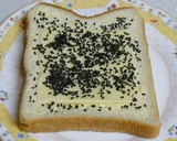 たっぷり黒ごまチーズトースト♡作り方1写真