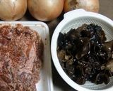 きくらげ＆玉ねぎで味付焼肉を具だくさんに作り方1写真
