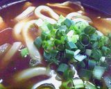 熱々でコク旨！専門店の肉入りカレーうどん作り方5写真