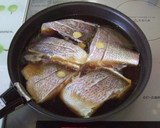 子供と食べる♫ちょっと甘目な鯛の煮付け☆作り方3写真