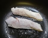鮭のムニエル☆アーモンド・ソース作り方5写真