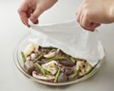 鶏とこんにゃくのゆかり風味蒸し作り方5写真