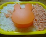 キャラ弁　動物　うさぎ　お花畑　そぼろ作り方4写真