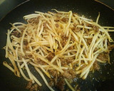 ✿焼肉のタレで～簡単♬もやしの挽肉炒め✿作り方3写真