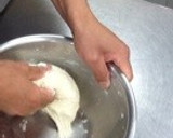 ふんわり軽~い☆彡手作りのピザ生地作り方3写真