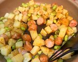 ウインナーとポテトと枝豆のカレー炒め作り方3写真
