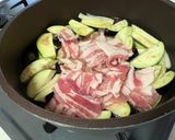 クジラ汁風！？豚バラと夏野菜のお味噌汁♫作り方1写真