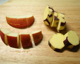 材料３つ☆簡単さつまいもとりんごの甘煮♪作り方2写真