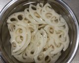 れんこんとひき肉の炒め作り方1写真