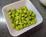 満足度◎枝豆と塩昆布の洋風おにぎり作り方1写真