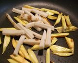 ちくわとさつま芋のマーマレードきんぴら作り方4写真