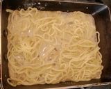 ラーメンバーガーで巻いた、岩下の新生姜♬作り方2写真