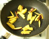 ちょぴり和風♪なさつまいものカレー炒め作り方2写真