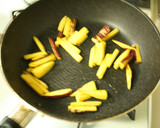 ちょぴり和風♪なさつまいものカレー炒め作り方2写真
