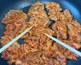 ミナリサムギョプサル風 セリ豚肉炒め作り方3写真
