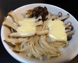 レンジで簡単！とろ〜りチーズのキノコ丼作り方4写真