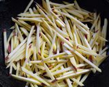 さつま芋とセロリの塩バターきんぴら作り方3写真