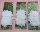 クルッ♡辛子ウインナおにぎり作り方3写真