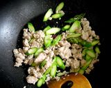 鶏挽肉とアスパラのミルクリゾット作り方2写真
