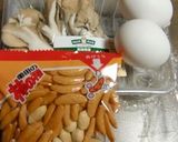 柿の種とマイタケ入りの、卵焼きです作り方1写真