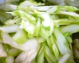 セロリとじゃこの味噌きんぴら作り方1写真