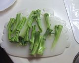 簡単！ブロッコリーの茎のベーコン巻き作り方1写真