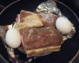 コーヒー出がらしと茶がらで燻製した豚作り方4写真