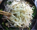 もやしと牛肉のオイスターソース炒め作り方3写真