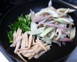 芋がらと魚肉ソーセージの甘辛醤油いため作り方5写真