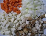 鶏ひき肉で旨味♪里芋入りミネストローネ✿作り方1写真