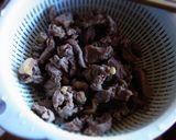 簡単☆牛すじとセロリの赤ワイン煮込み作り方1写真
