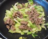 簡単☆牛すじとセロリの赤ワイン煮込み作り方4写真
