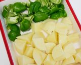 【ひき肉とじゃがいものトマト煮込み】作り方1写真