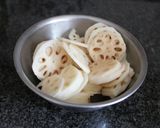 ☆超簡単なレンコンのぺペロンチーノ炒め☆作り方1写真