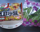 冷凍食品の炒飯で簡単レタスチャーハン作り方1写真