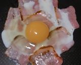 ソースたっぷり、ベーコンエッグの丼作り方2写真