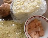 ハムエッグのっけの、ボリューム焼きそば作り方1写真