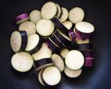 どこか懐しい☆お茄子と白味噌で炊いたん作り方2写真