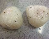 スモークサーモンのおにぎり　梅チーズ風味作り方4写真
