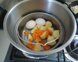 うちのポテサラは隠し味がはいってるぞ！作り方1写真