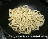 サバ味噌煮缶で温卵和えうどん作り方2写真