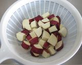 鶏肉とさつま芋のチーズソース煮作り方1写真