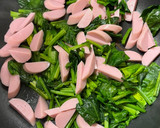 簡単☆ほうれん草とソーセージの炒りたまご作り方4写真