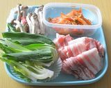 青梗菜と豚バラのキムチ炒め♪作り方1写真