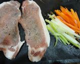 豚肉のセロリ・人参巻き作り方1写真
